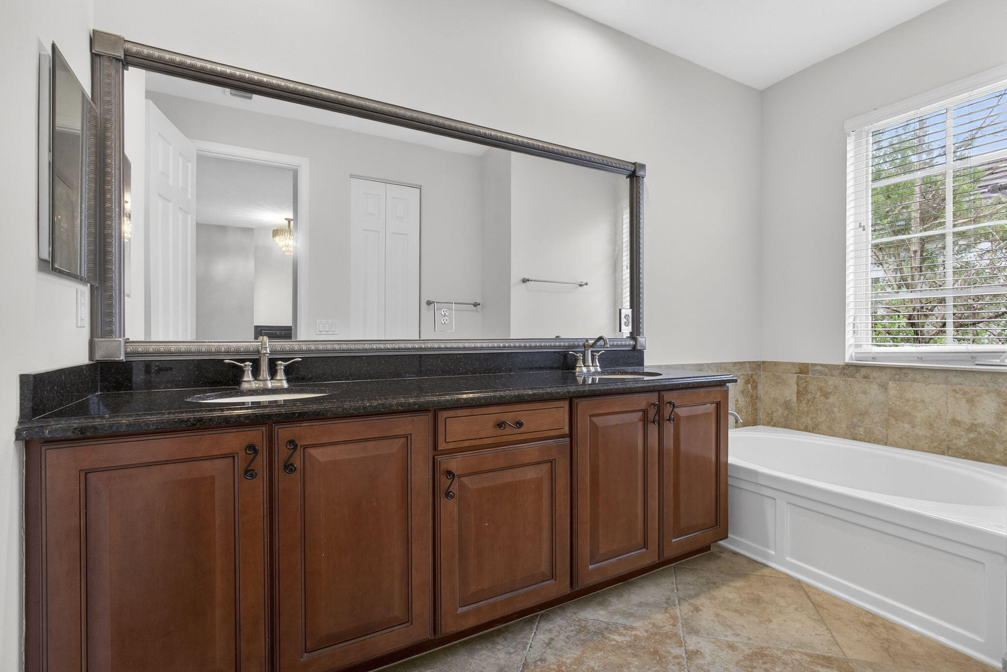 CANTERBURY PLACE - Residential