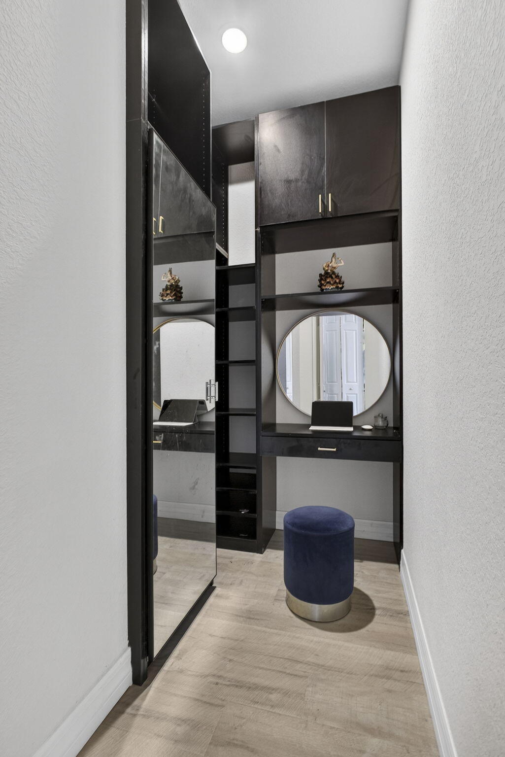 CANTERBURY PLACE - Residential