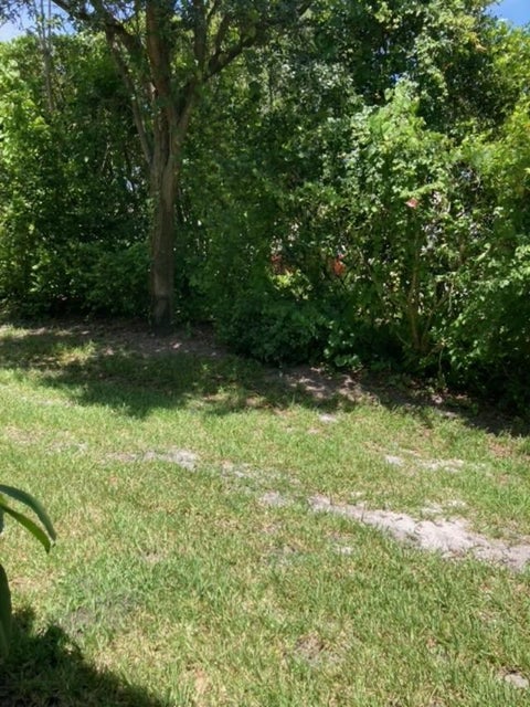 Tiny photo for 1571 SE HAMPSHIRE Way #102, Stuart, FL 34994 (MLS # B26054244)