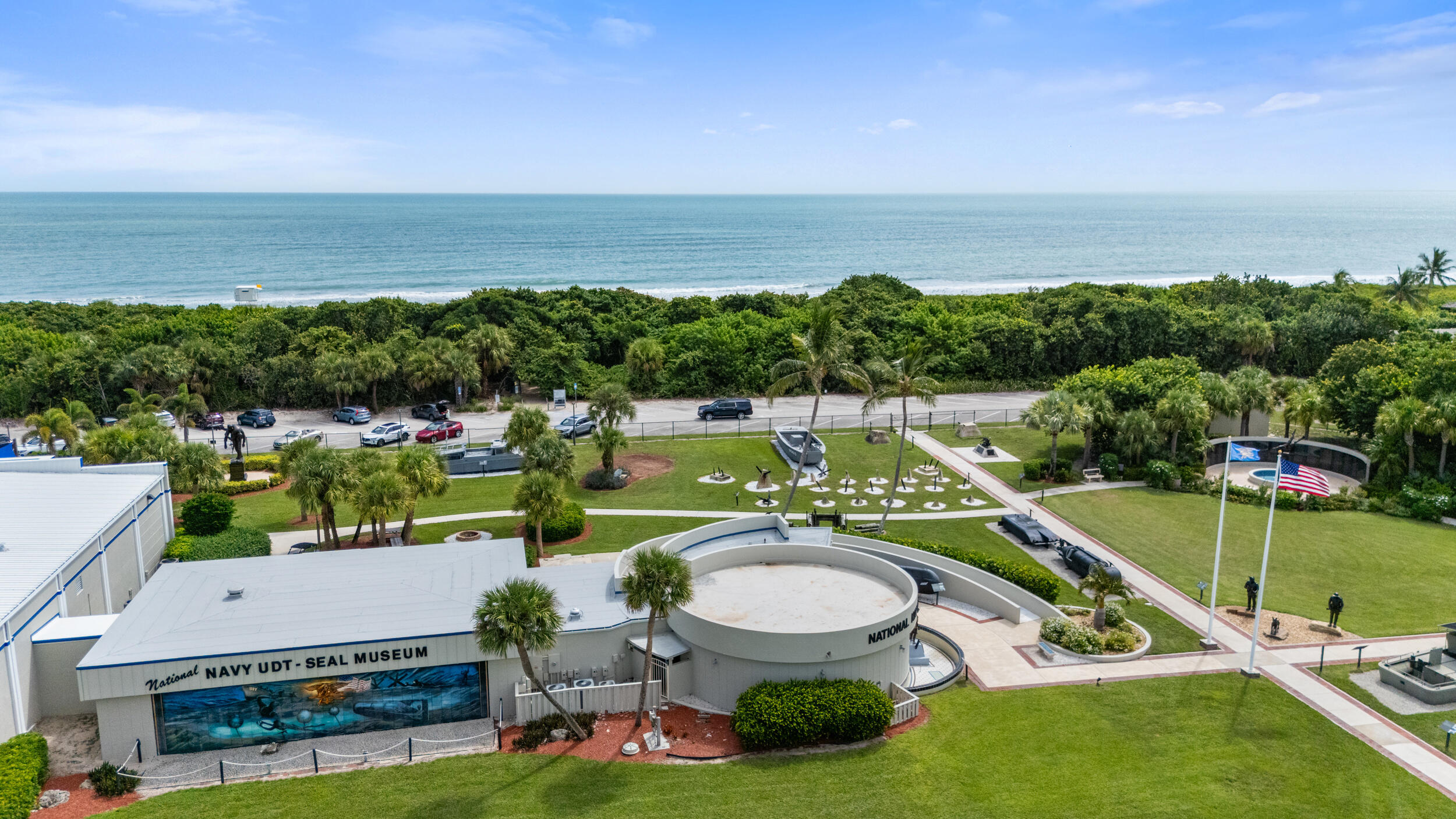 ISLAND HOUSE CONDOMINIUM PHASE I - Residential