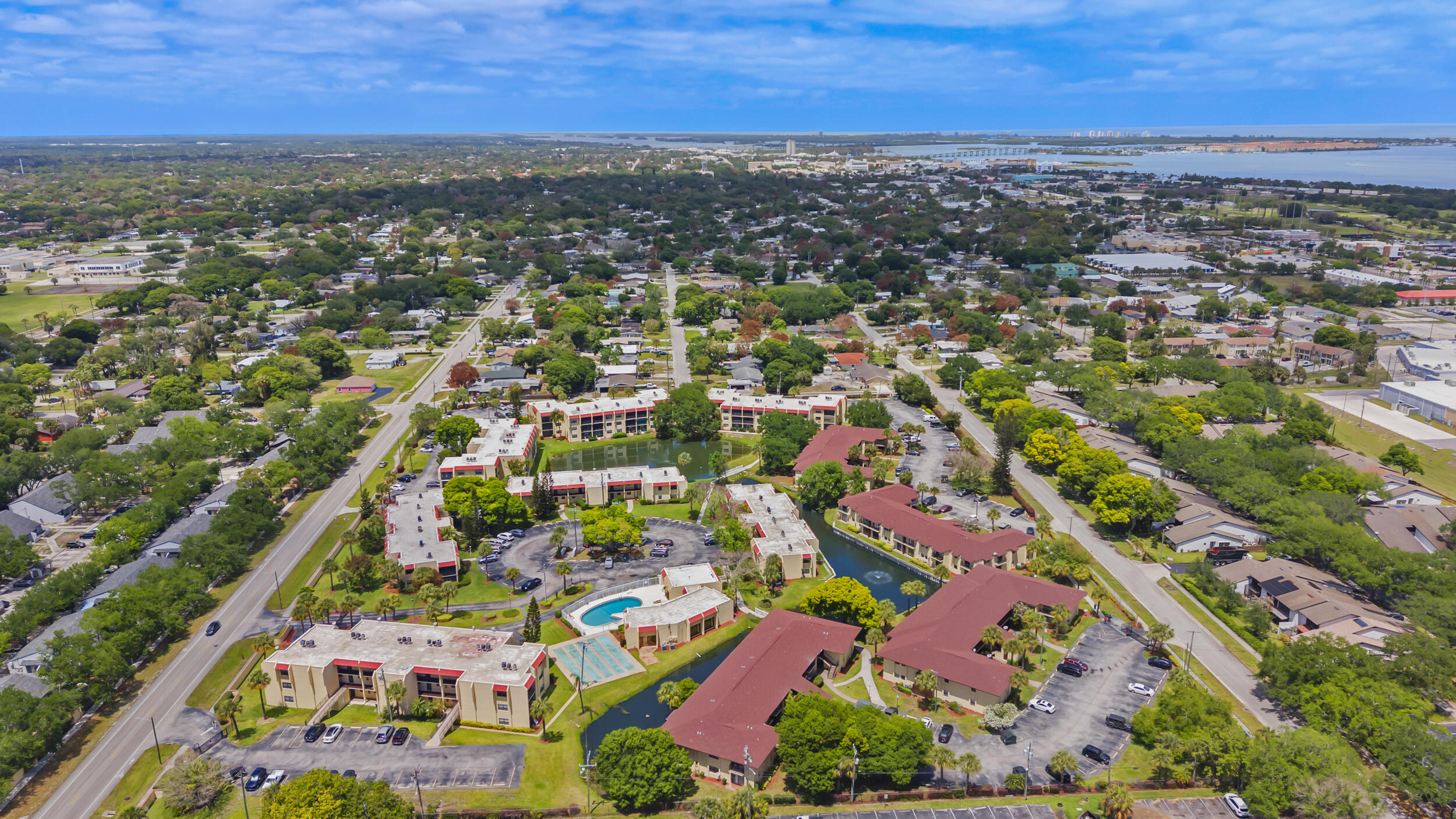 ISLAND HOUSE CONDOMINIUM PHASE I - Residential