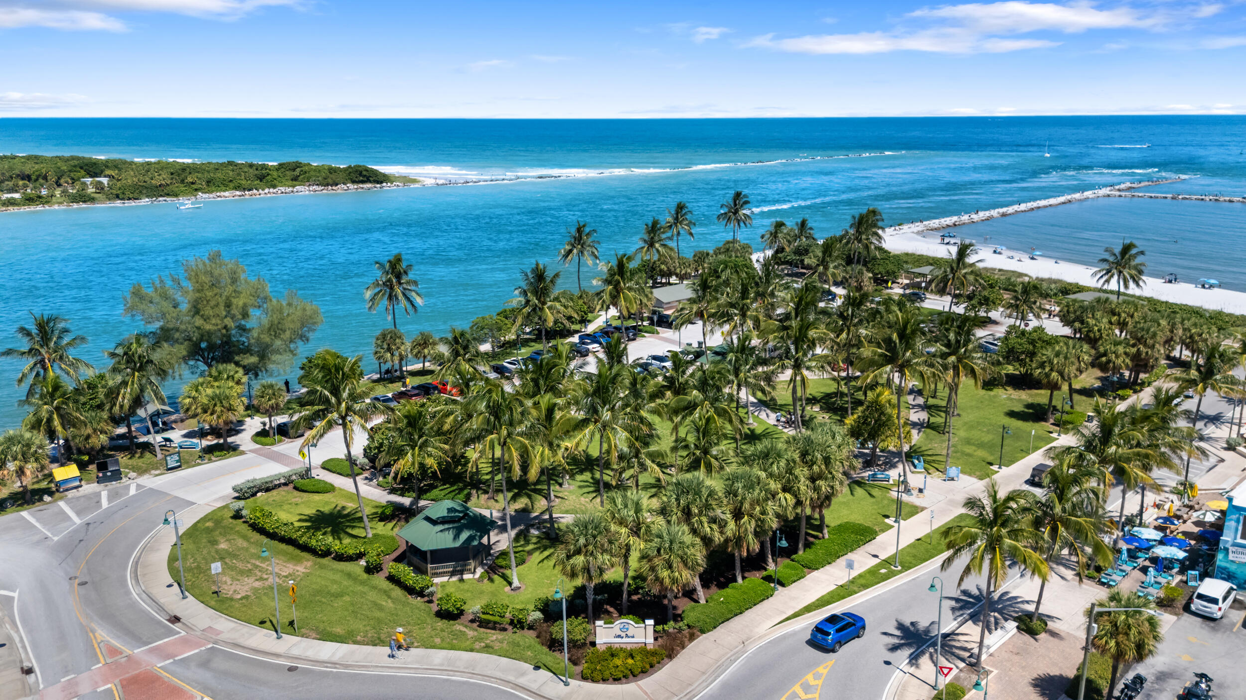 ISLAND HOUSE CONDOMINIUM PHASE I - Residential