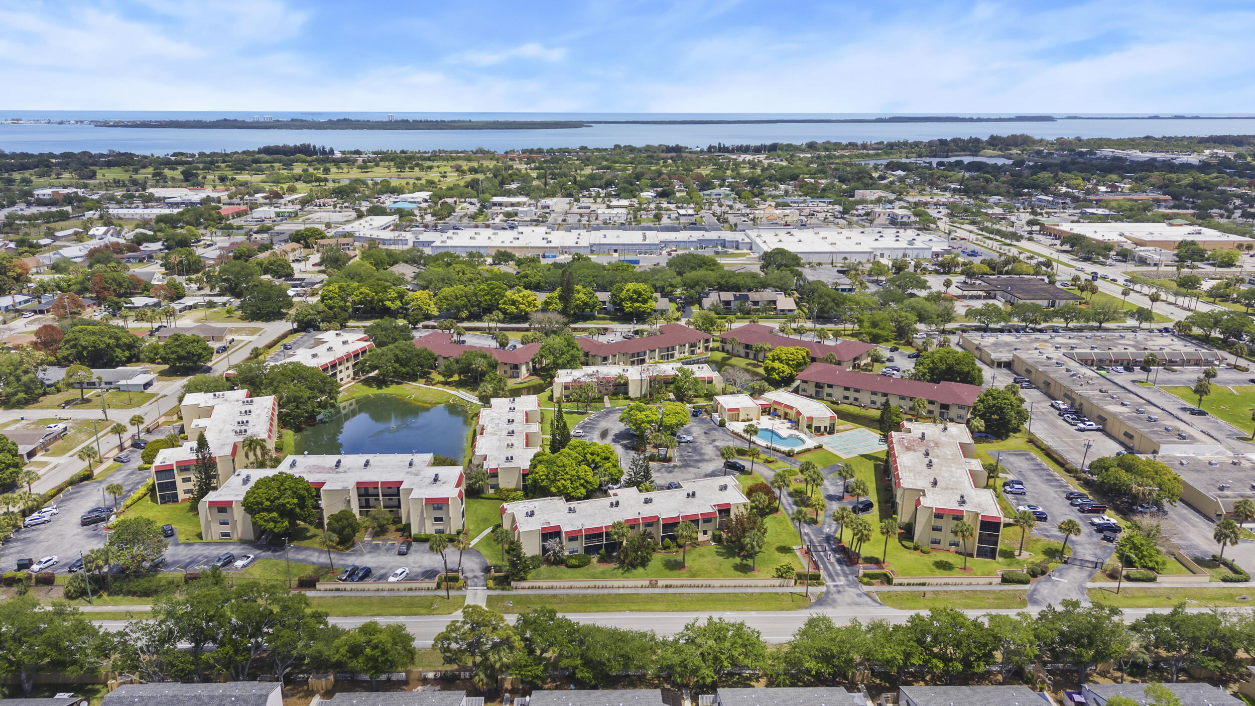 ISLAND HOUSE CONDOMINIUM PHASE I - Residential