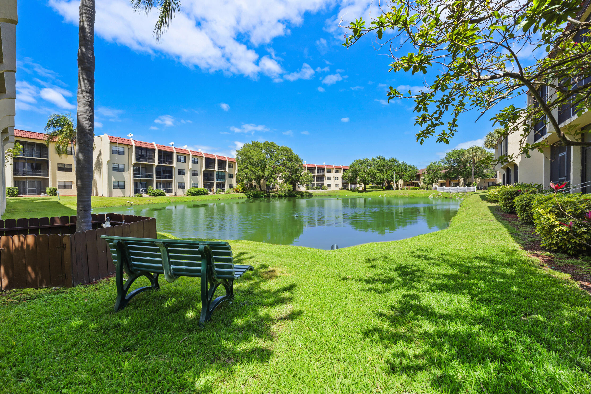 ISLAND HOUSE CONDOMINIUM PHASE I - Residential