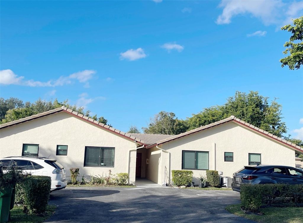 Photo of 4104 NW 114th Avenue, Coral Springs, FL 33065 (MLS # F10548393)