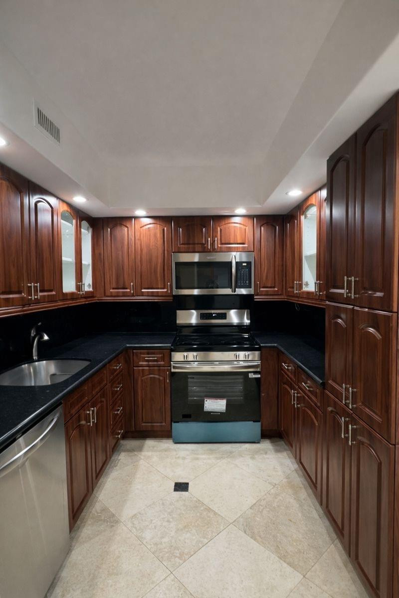 1985 S Ocean Drive 20A