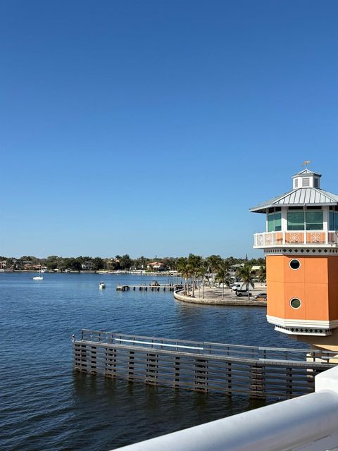 A home in South Palm Beach