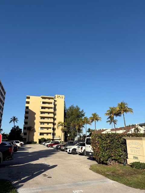 A home in South Palm Beach