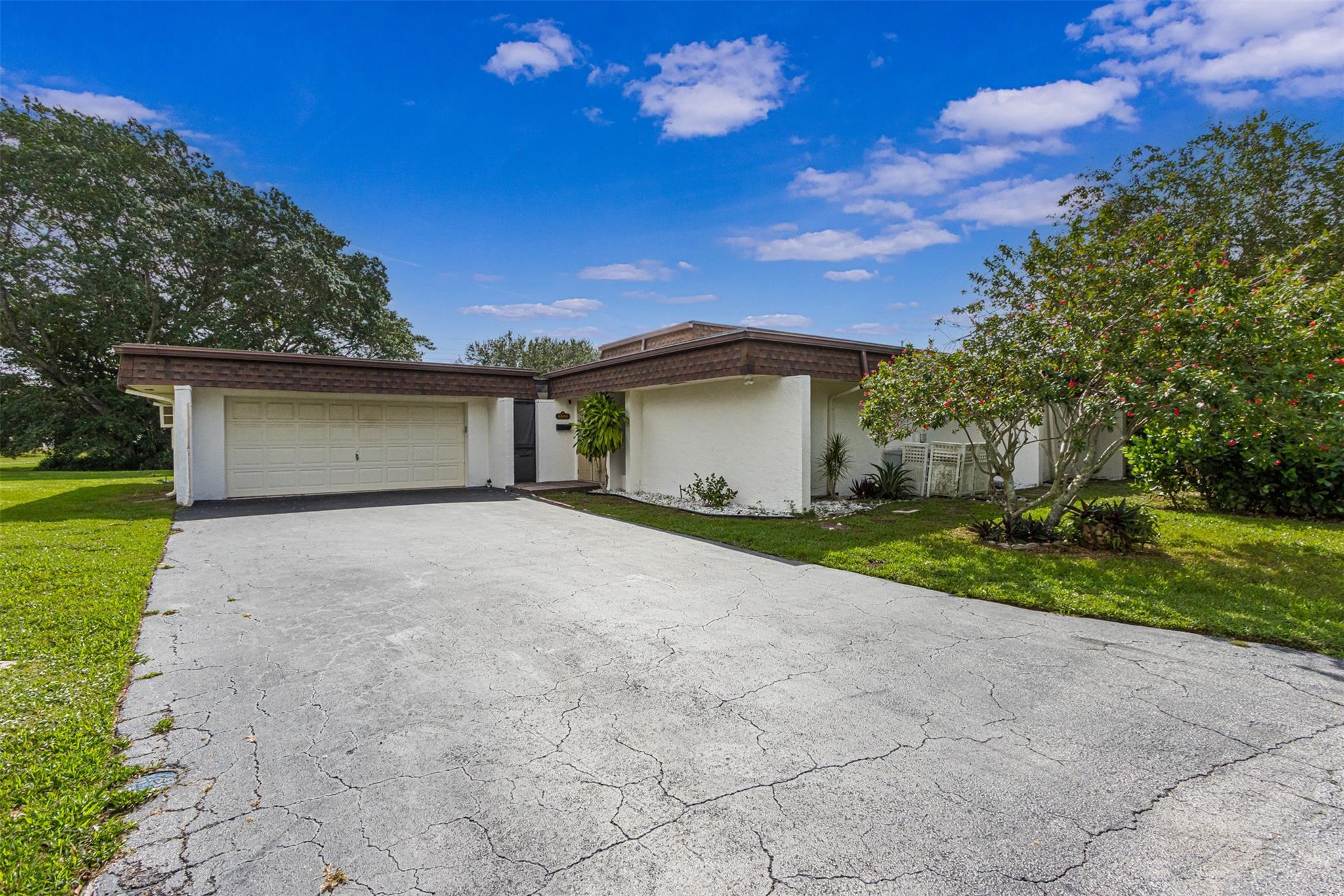 Woodlands Sec Seven 67-41 - Residential