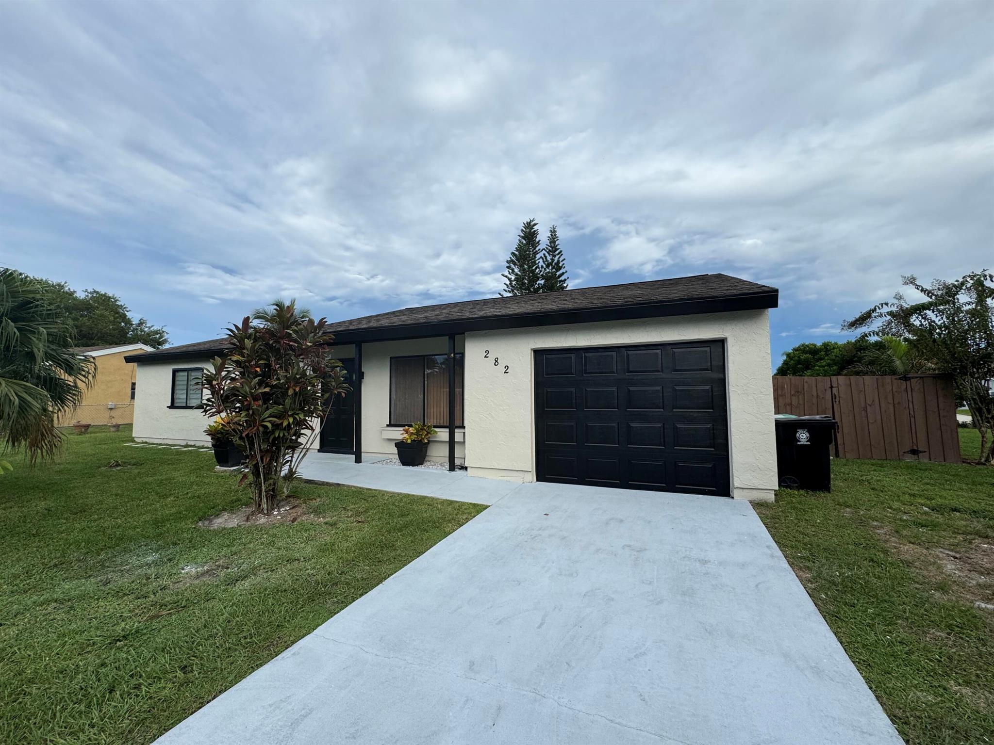 PORT ST LUCIE SECTION 42 - Residential Lease