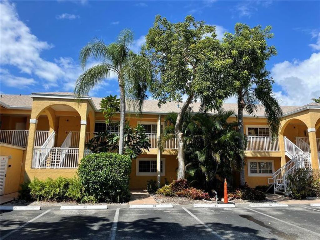 Photo of 441 SE 10th Street #D104, Dania Beach, FL 33004 (MLS # F10551319)