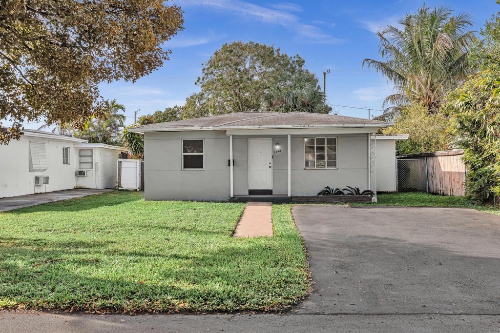 Photo of 1938 Fletcher Street, Hollywood, FL 33020 (MLS # F10551186)