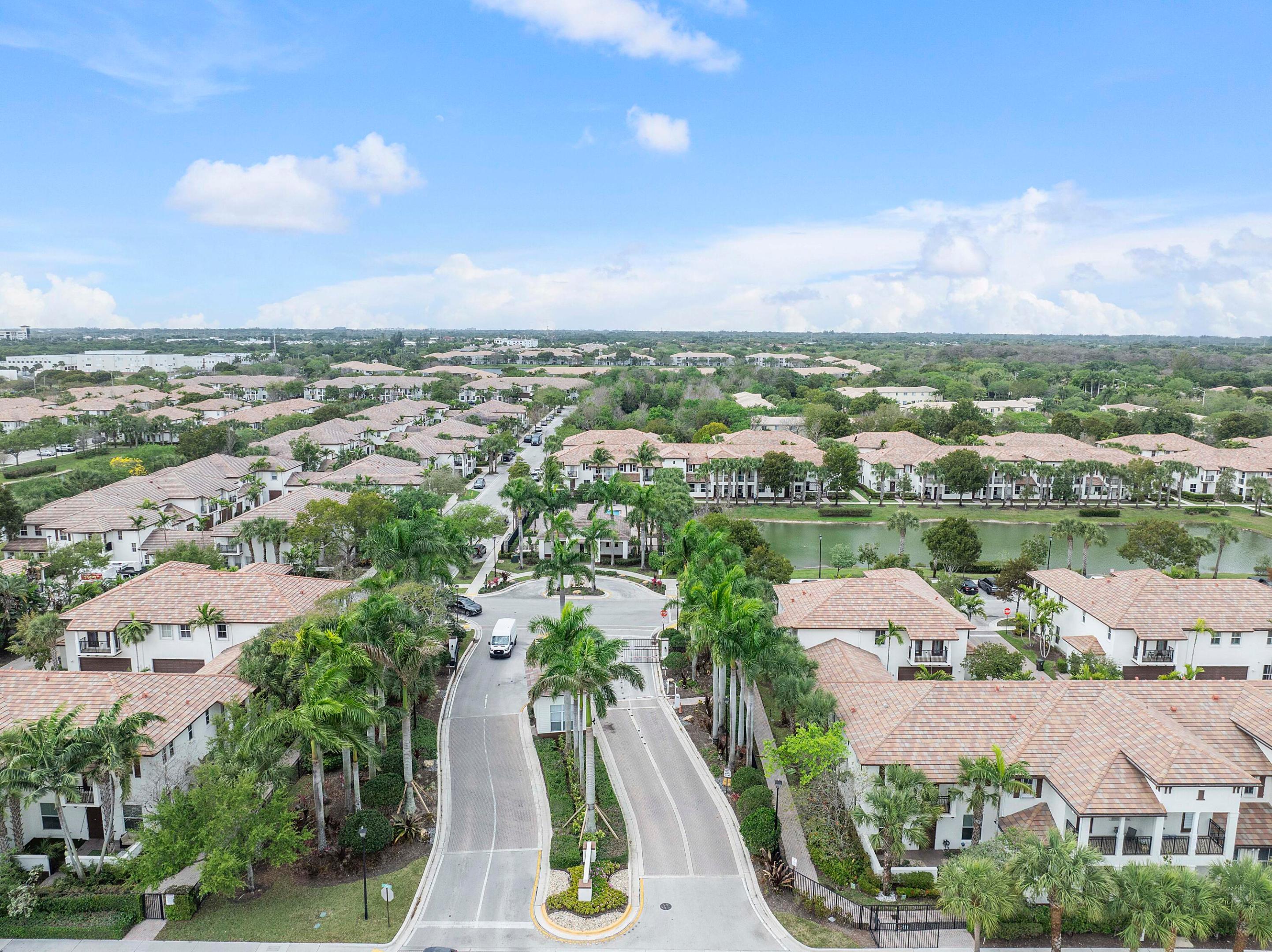 PALOMA LAKES CONDOMINIUM NO 1 - Residential