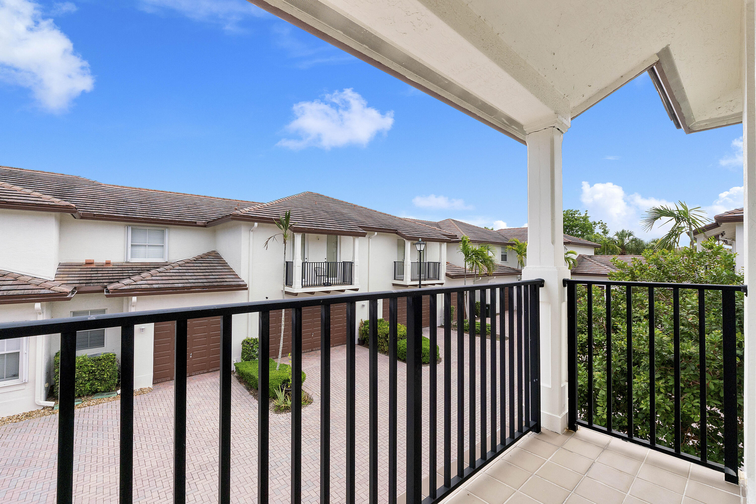 PALOMA LAKES CONDOMINIUM NO 1 - Residential