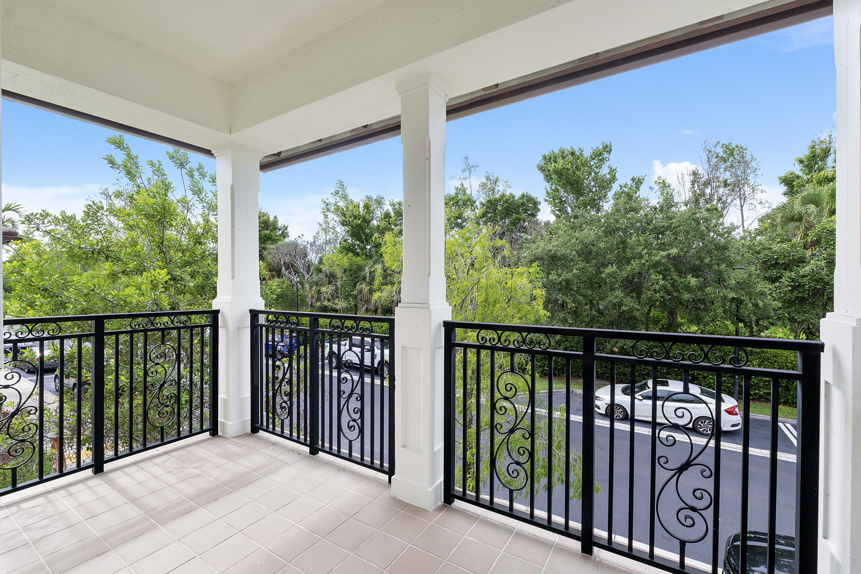 PALOMA LAKES CONDOMINIUM NO 1 - Residential