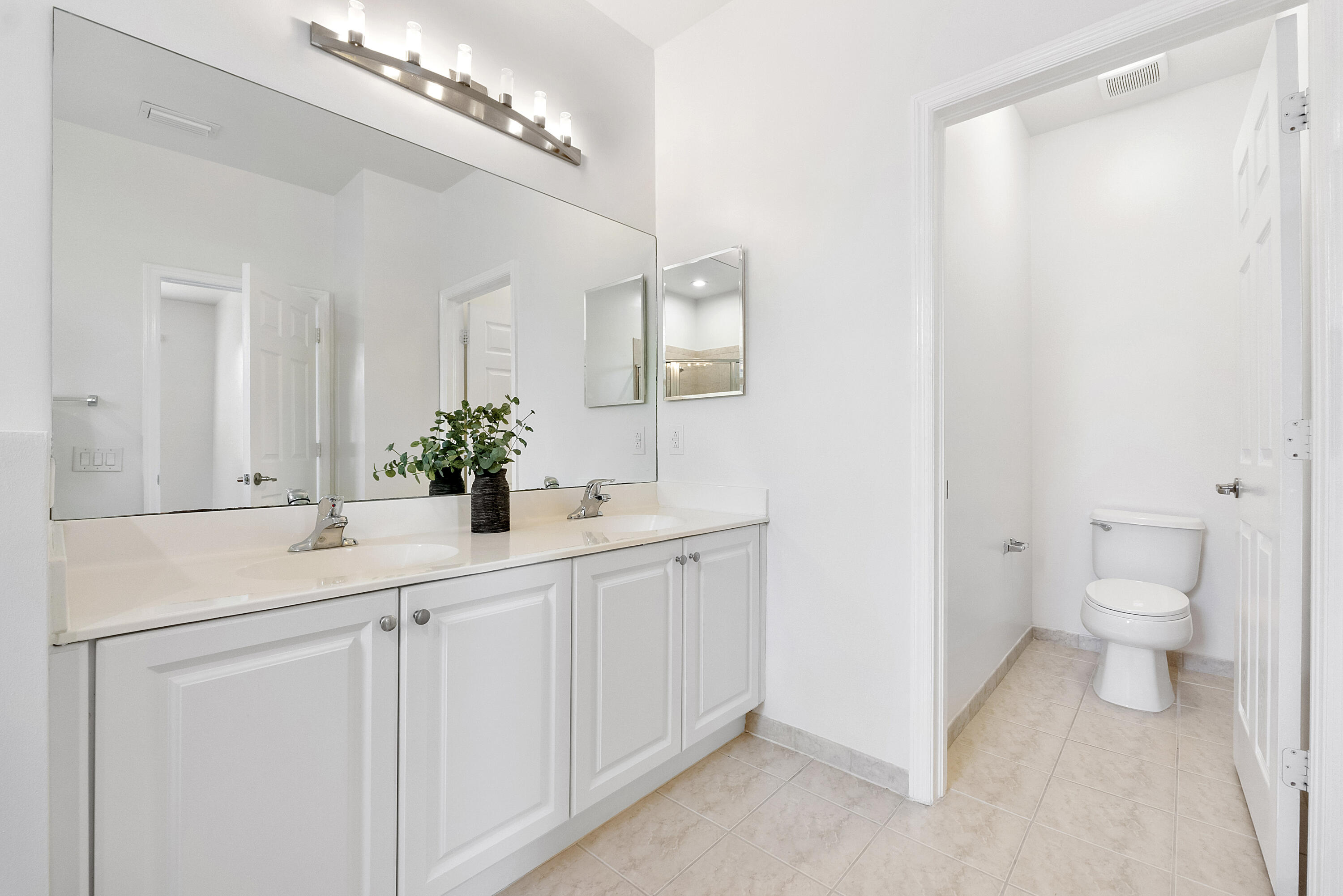 PALOMA LAKES CONDOMINIUM NO 1 - Residential