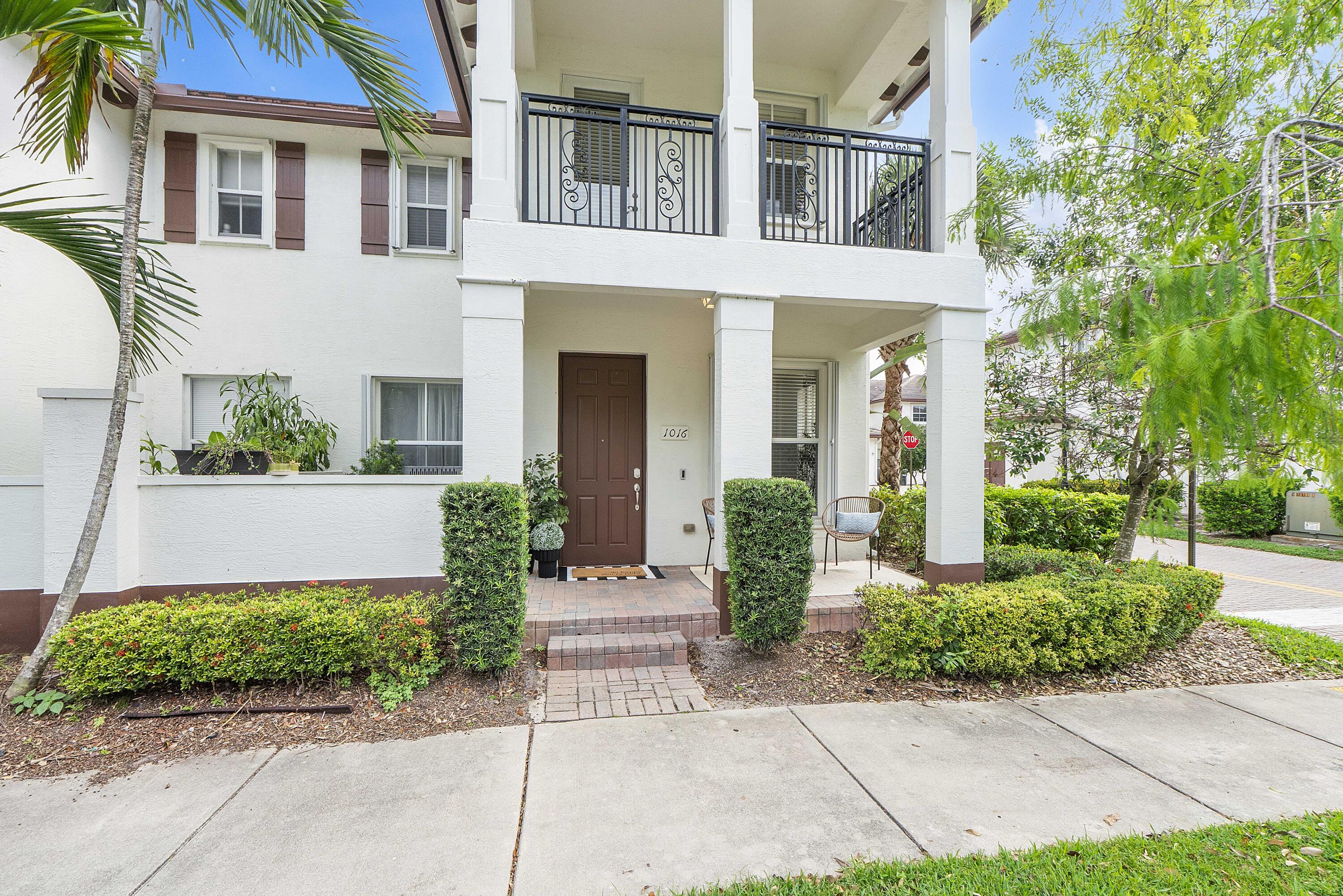 4760 Mimosa Place 1016