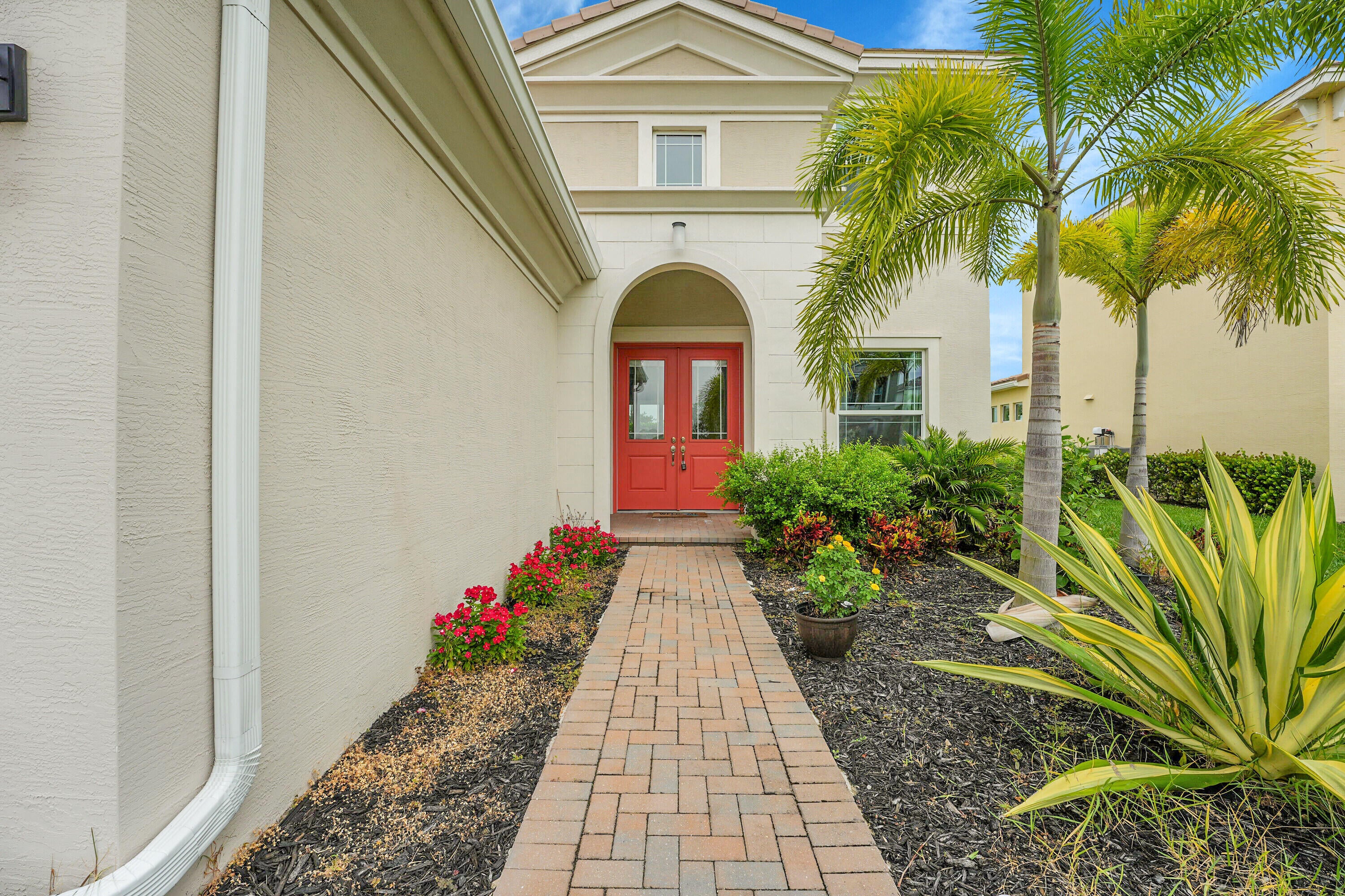 Properties 5530 Macoon Way
