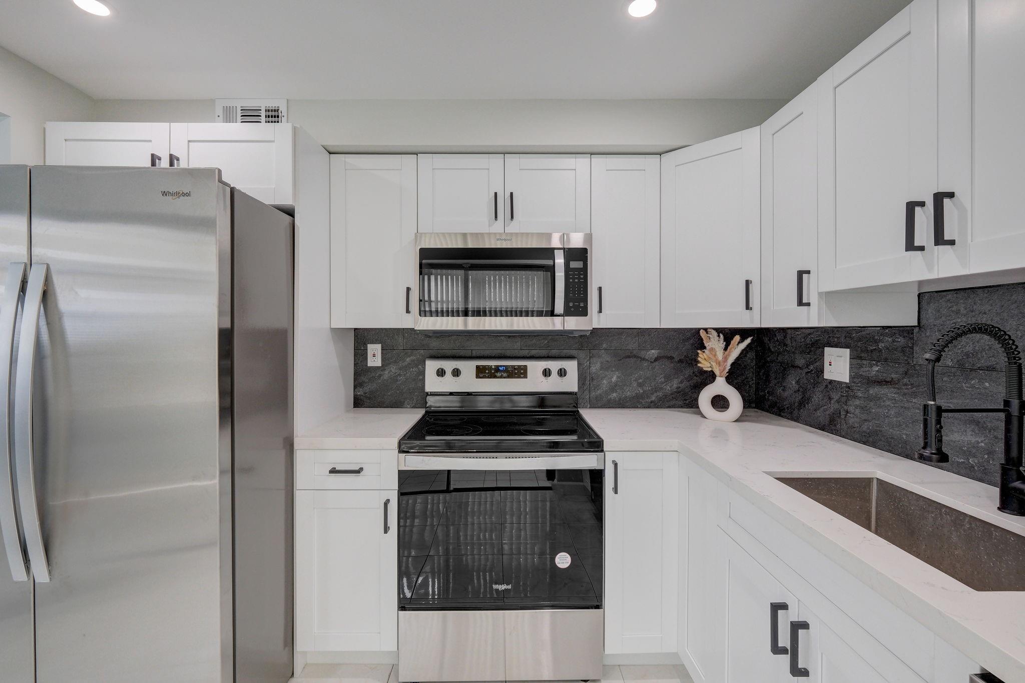 KINGS POINT CAPRI CONDOS - Residential