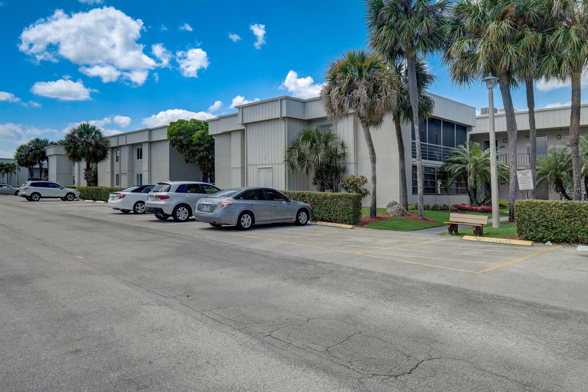 KINGS POINT CAPRI CONDOS - Residential