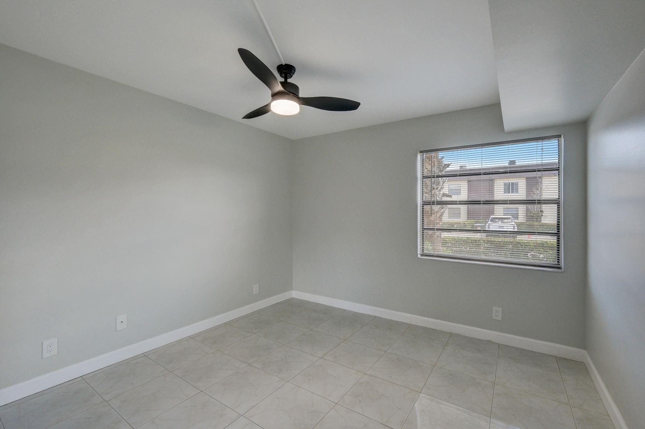 KINGS POINT CAPRI CONDOS - Residential