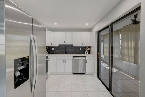 Condominium in Delray Beach FL 150 Capri Way.jpg