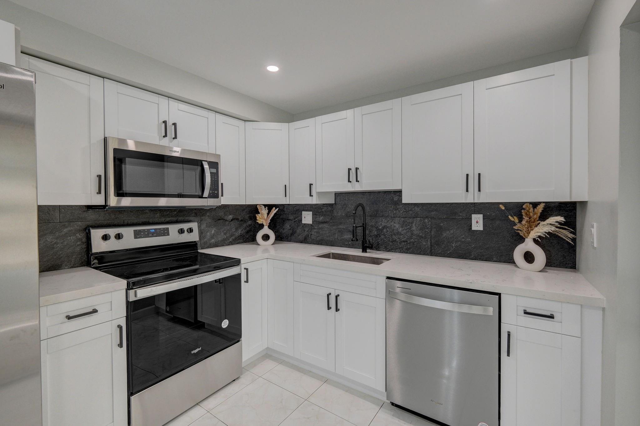 KINGS POINT CAPRI CONDOS - Residential