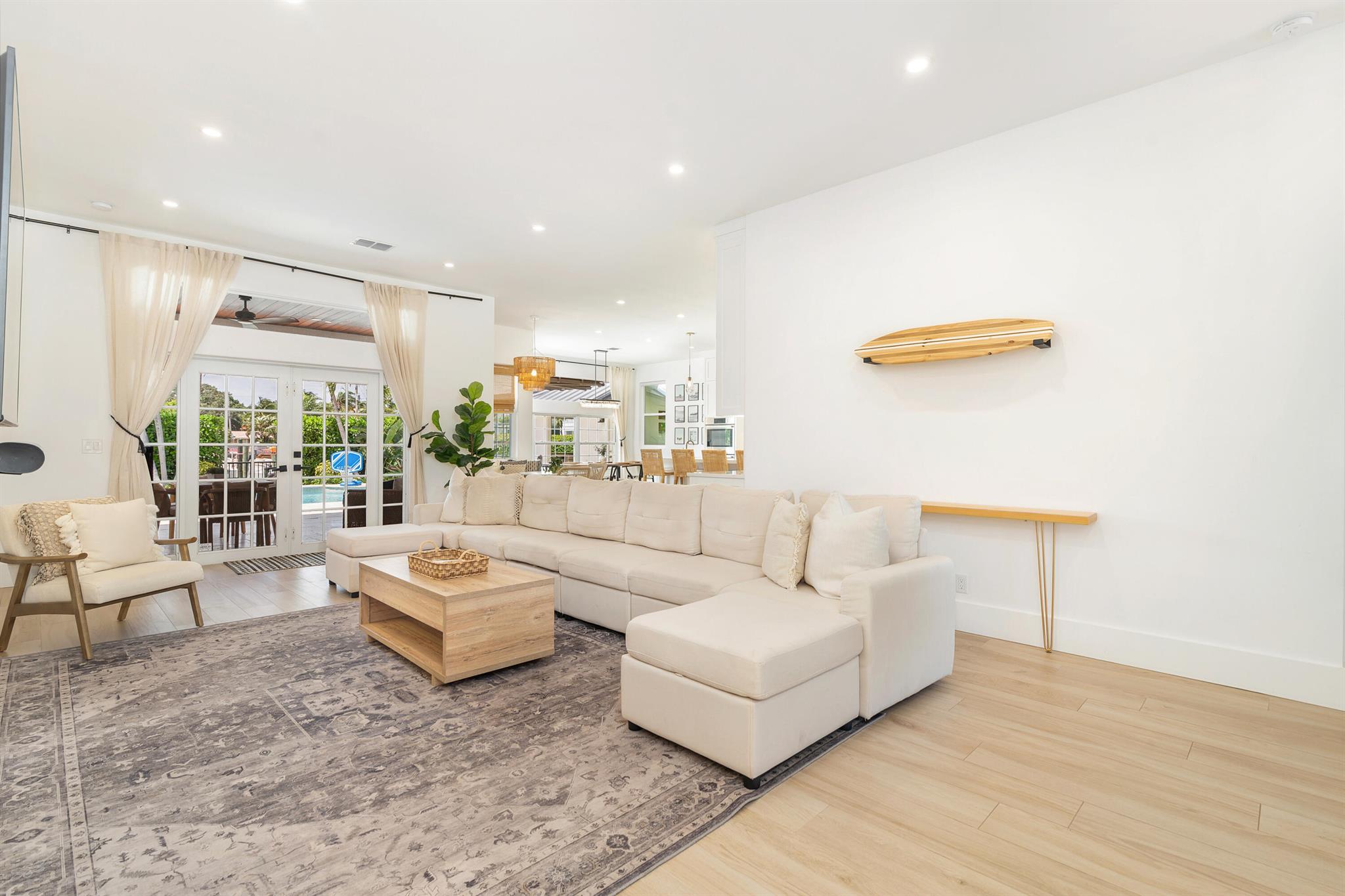 PIRATES COVE - Residential