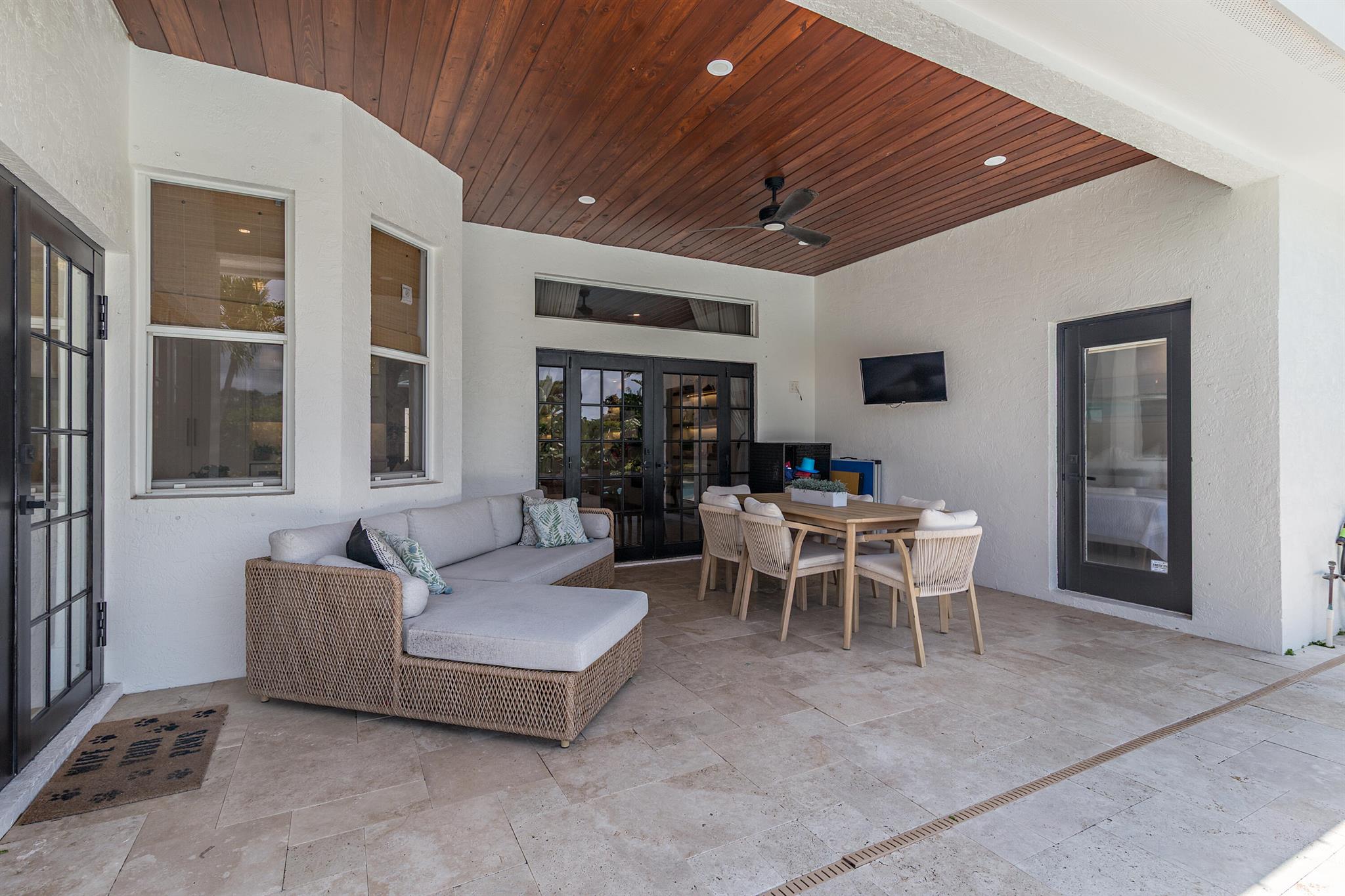 PIRATES COVE - Residential