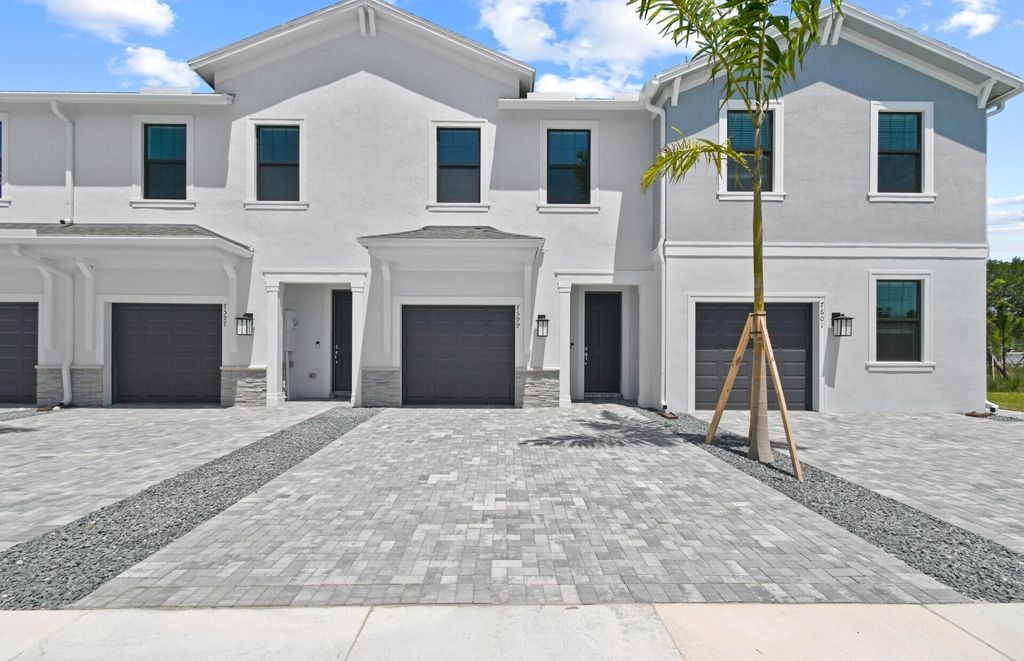 Photo of 7599 SW Linus Lane #17-03, Stuart, FL 34997 (MLS # R11087243)