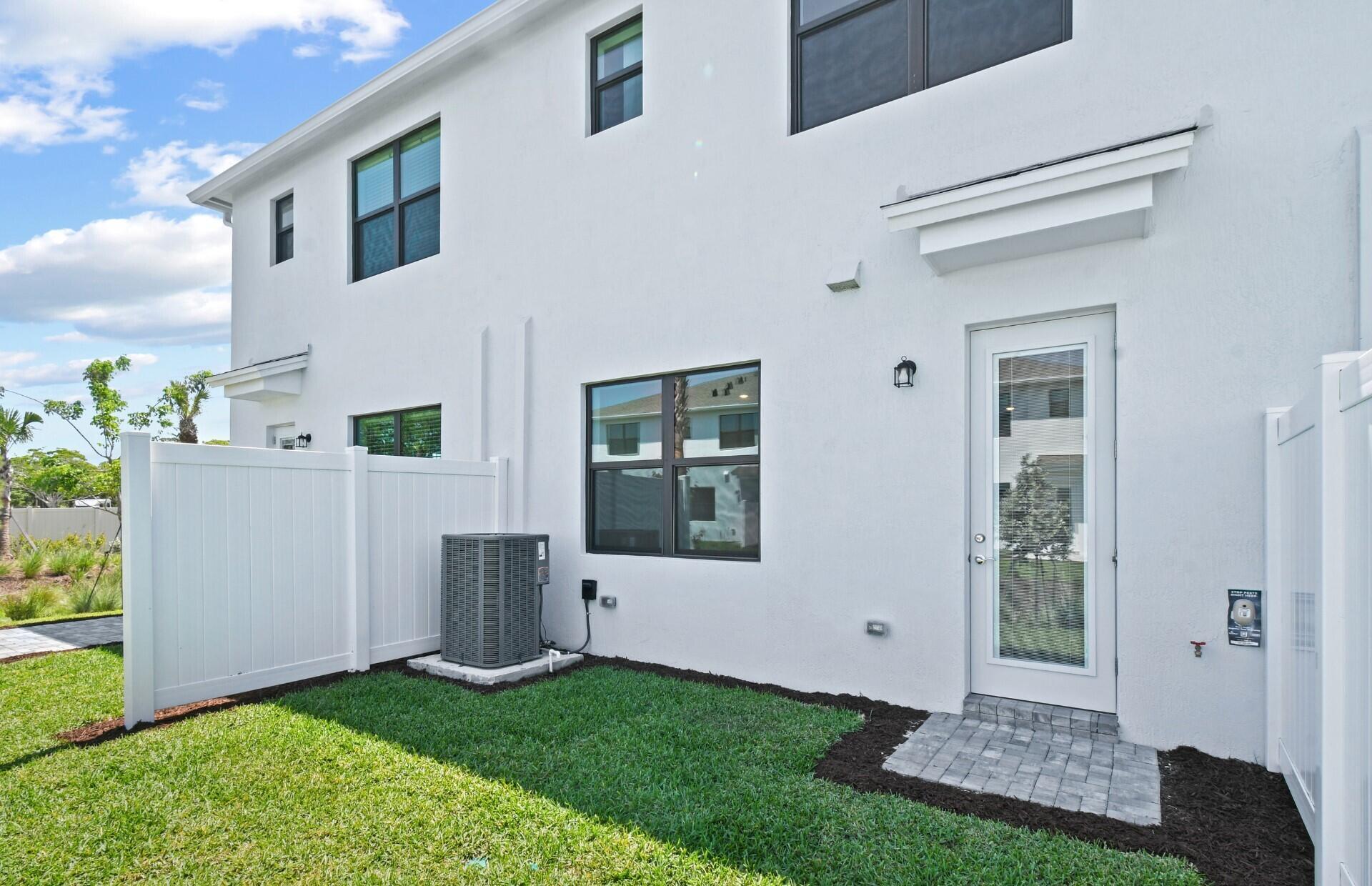 7599 SW Linus Lane 17-03