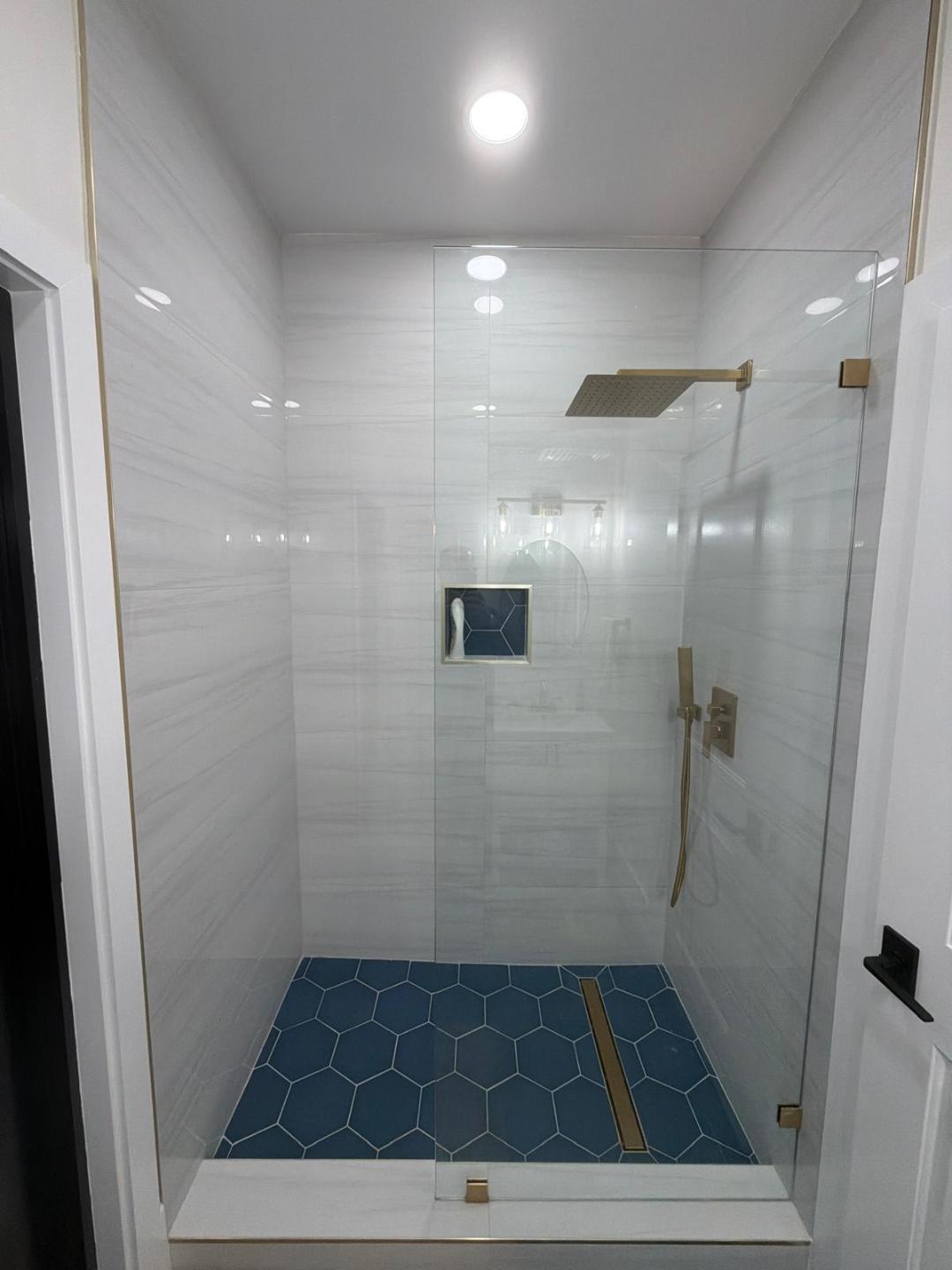 LE CHELLE ESTATES - Residential