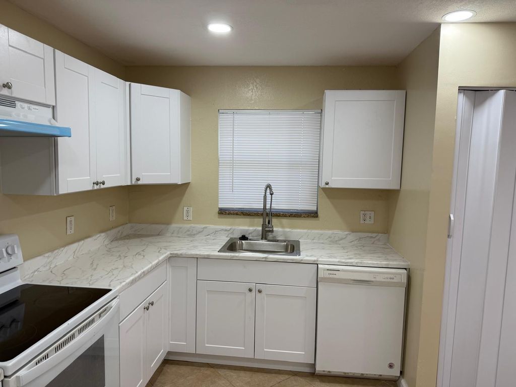 Photo of 4524 SW 54th Street #601-W, Fort Lauderdale, FL 33314 (MLS # F10551399)