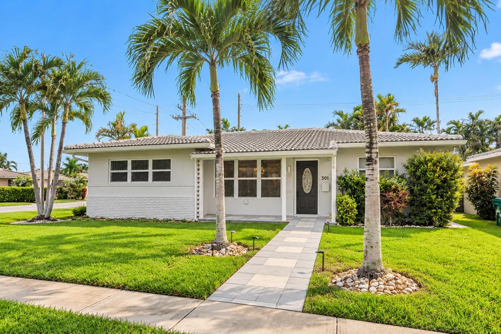 Photo of 301 SE 3RD Terrace, Dania Beach, FL 33004 (MLS # B26078742)