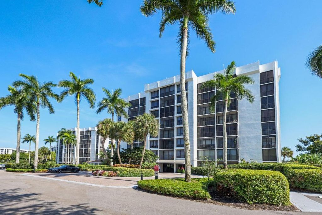 Photo of 6845 Willow Wood Drive #3062, Boca Raton, FL 33434 (MLS # R11114171)