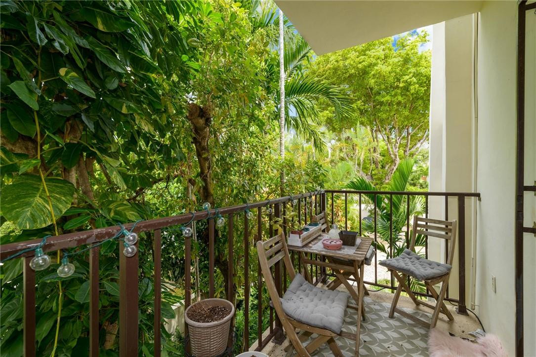 Royal Palm Villas - Residential