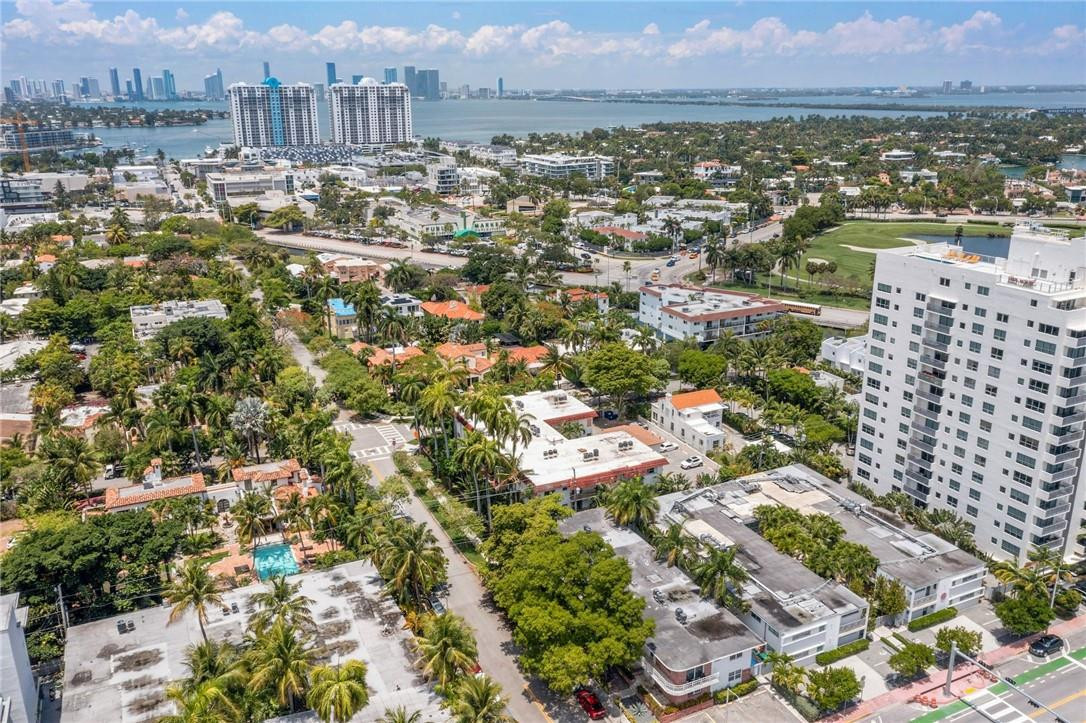 Royal Palm Villas - Residential