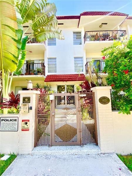 Royal Palm Villas - Residential