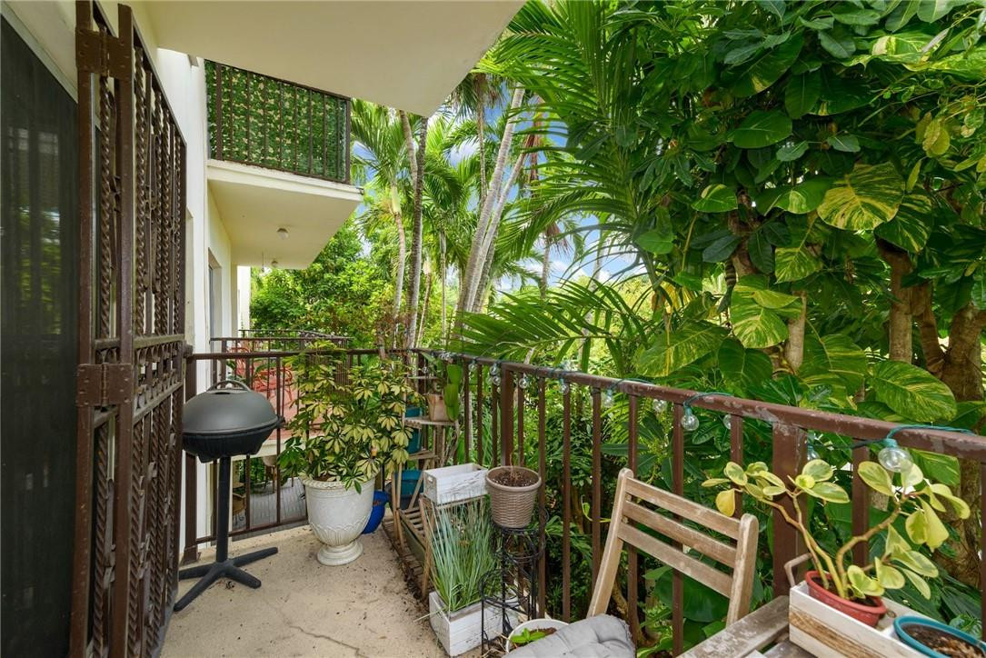 Royal Palm Villas - Residential