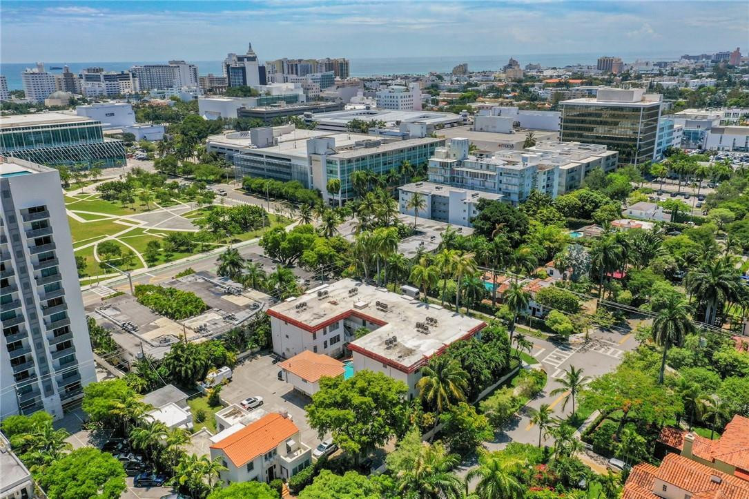 Royal Palm Villas - Residential