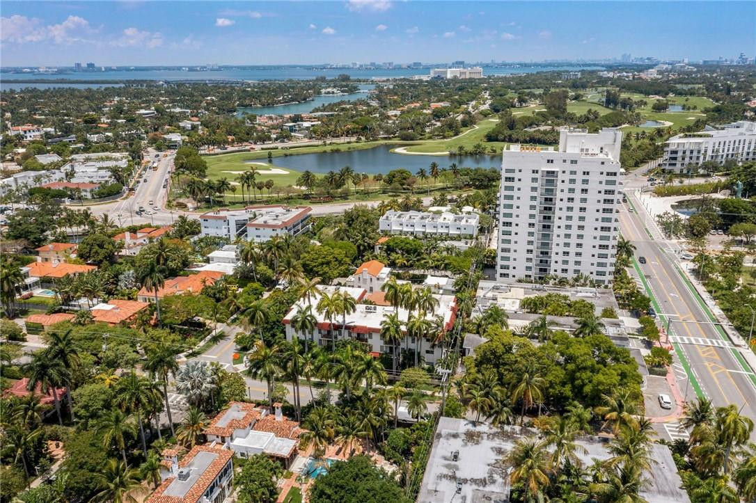 Royal Palm Villas - Residential