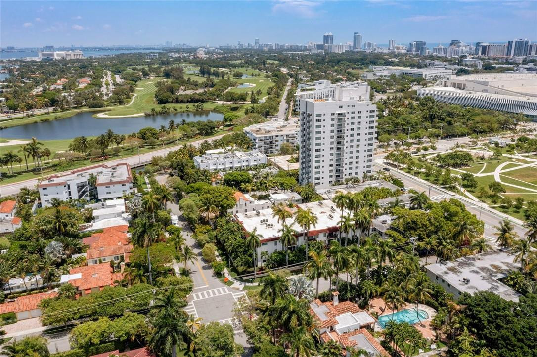 Royal Palm Villas - Residential