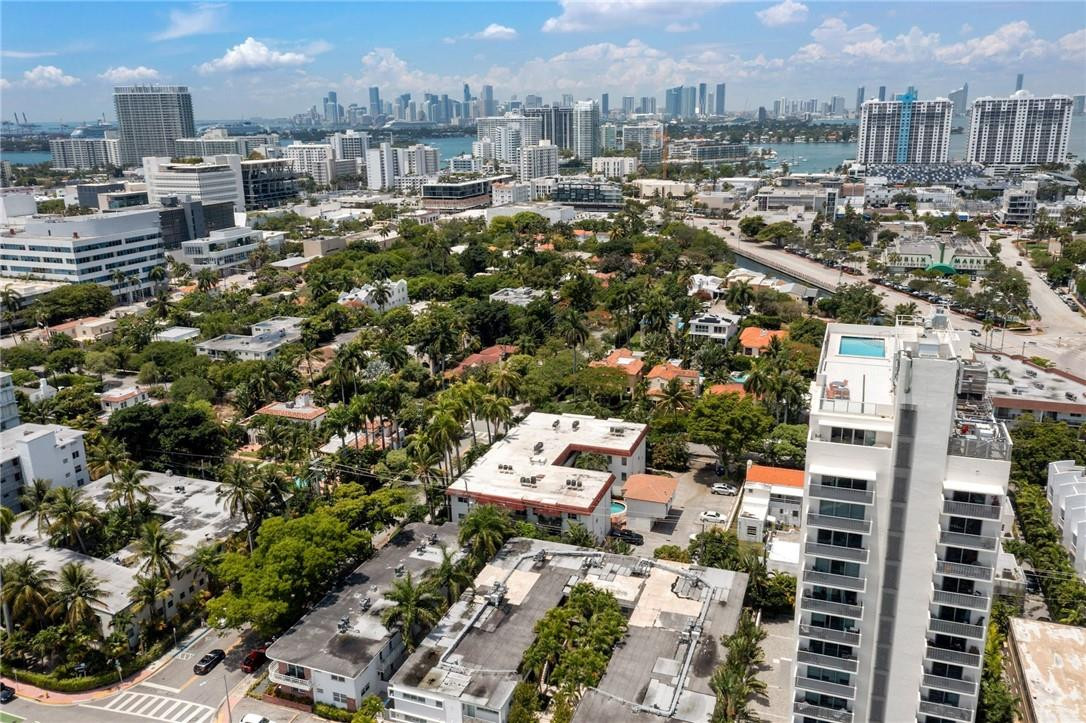 Royal Palm Villas - Residential