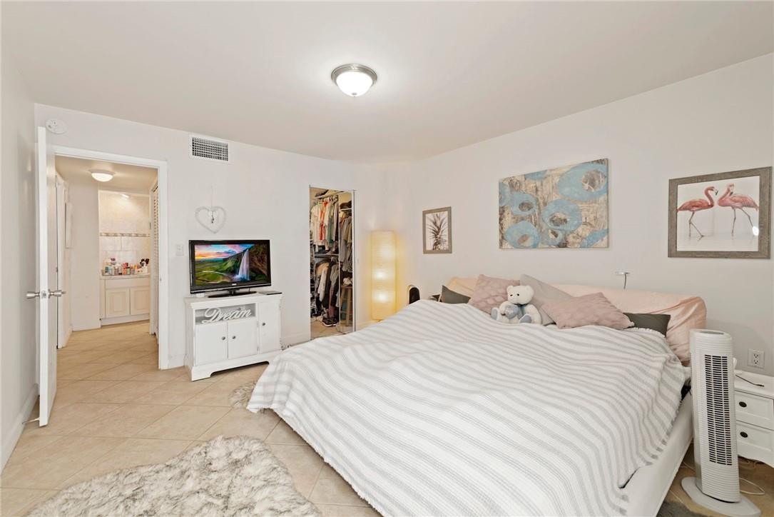 Royal Palm Villas - Residential