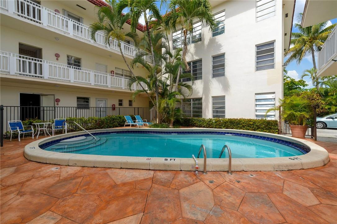 Royal Palm Villas - Residential