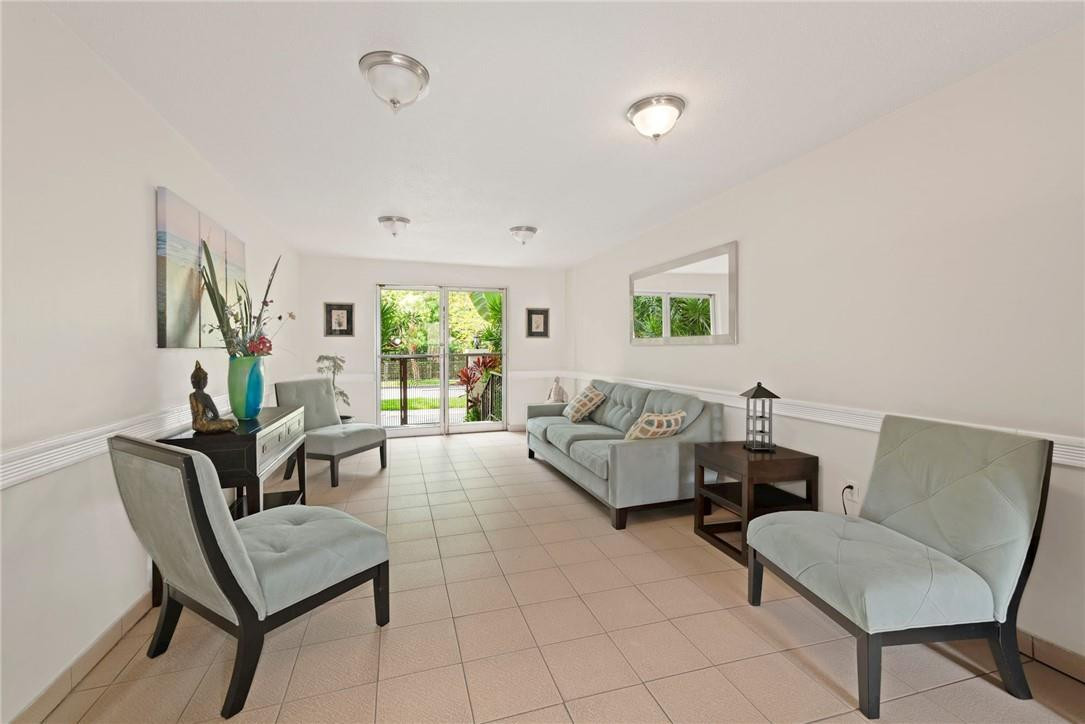 Royal Palm Villas - Residential