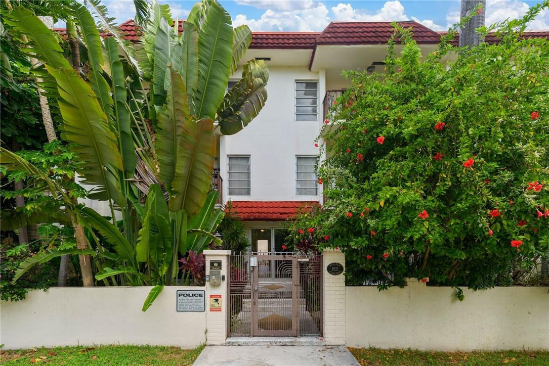 Royal Palm Villas - Residential