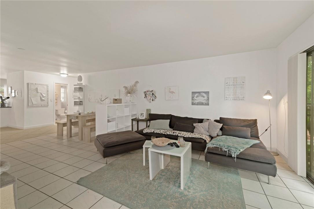 Royal Palm Villas - Residential