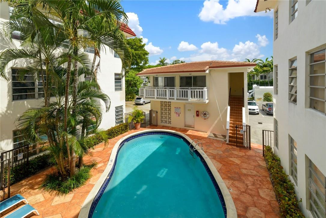 Royal Palm Villas - Residential