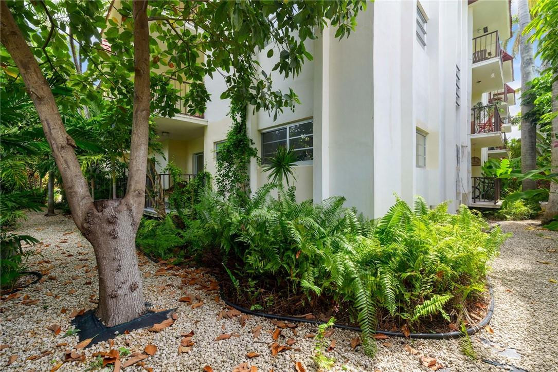 Royal Palm Villas - Residential